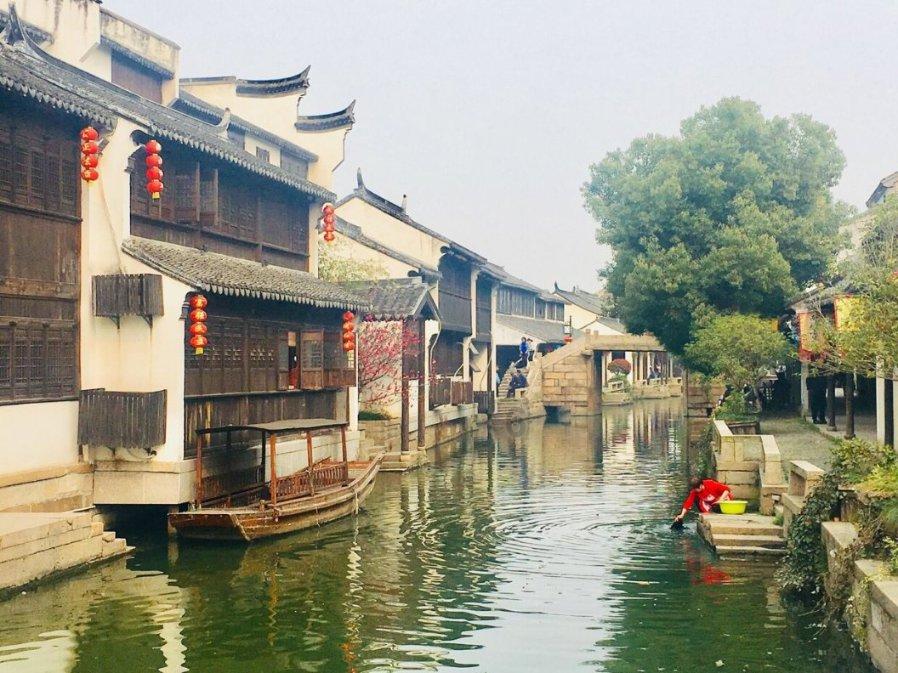 【我为群众办实事】阿左旗团委组织开展扫雪除冰暖冬志愿服务活动